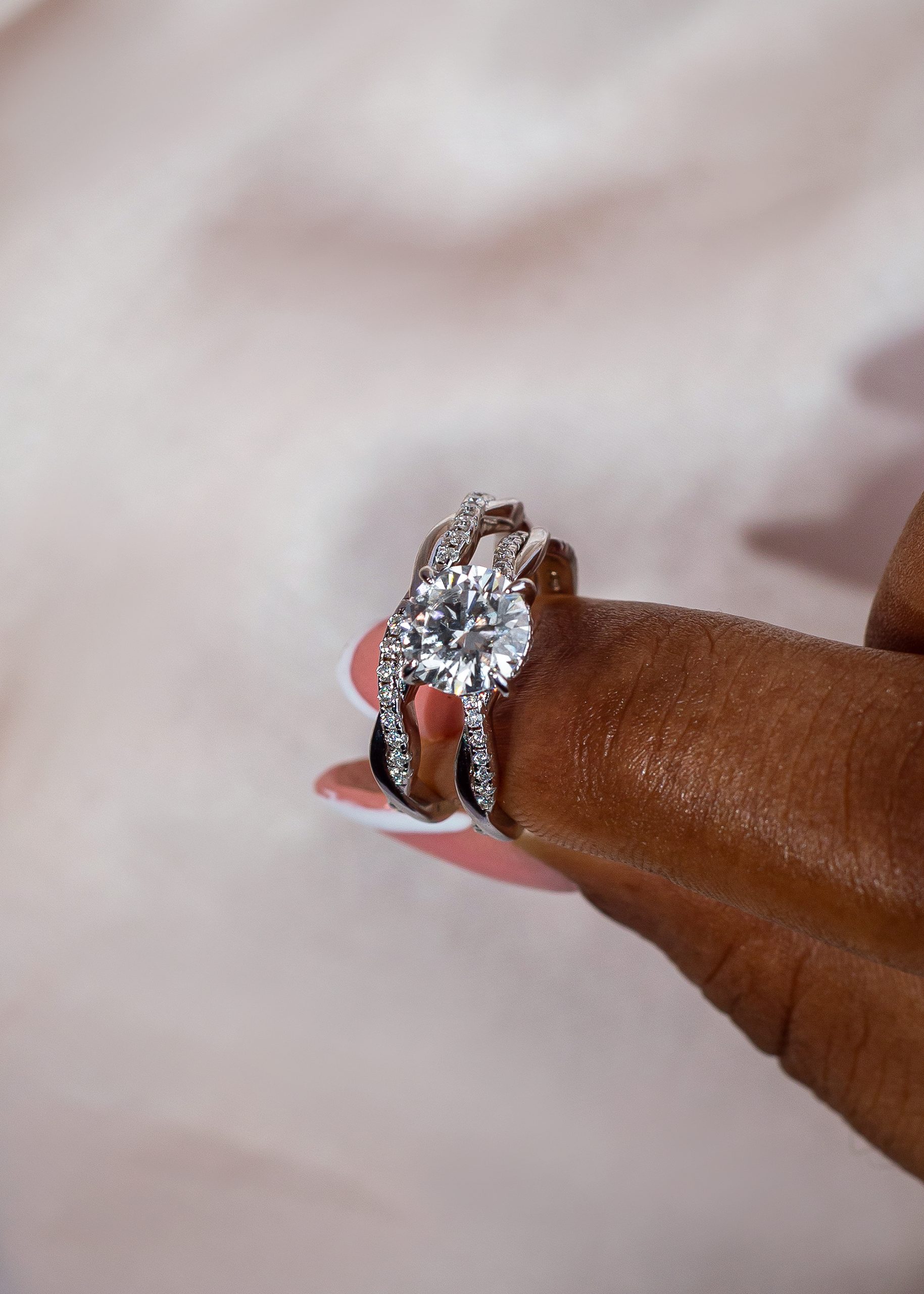 2CT Round cut VVS Moissanite Bridal Set - Image 4