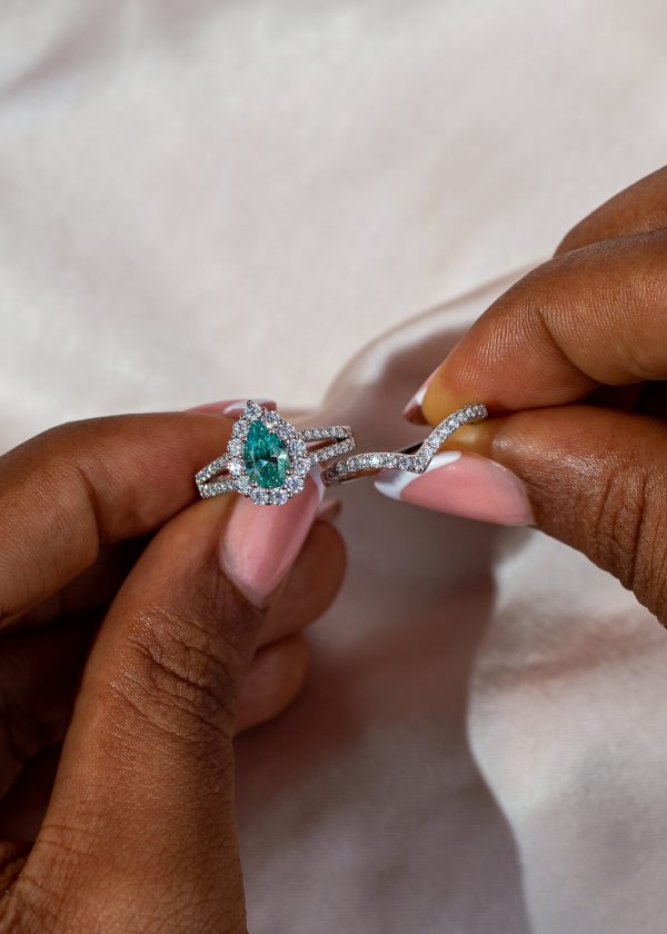 1CT Green VVS Moissanite Pear Cut Bridal Set