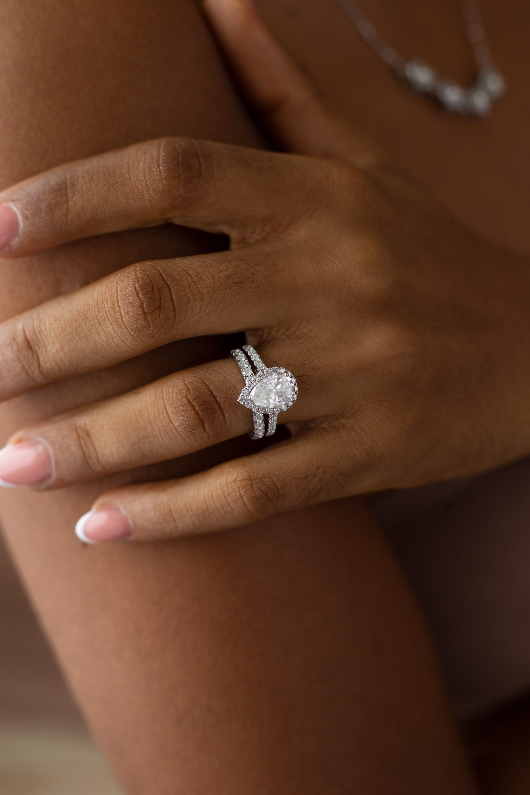 2CT Pear Cut with Halo VVS MOISSANITE Bridal Set - Image 3