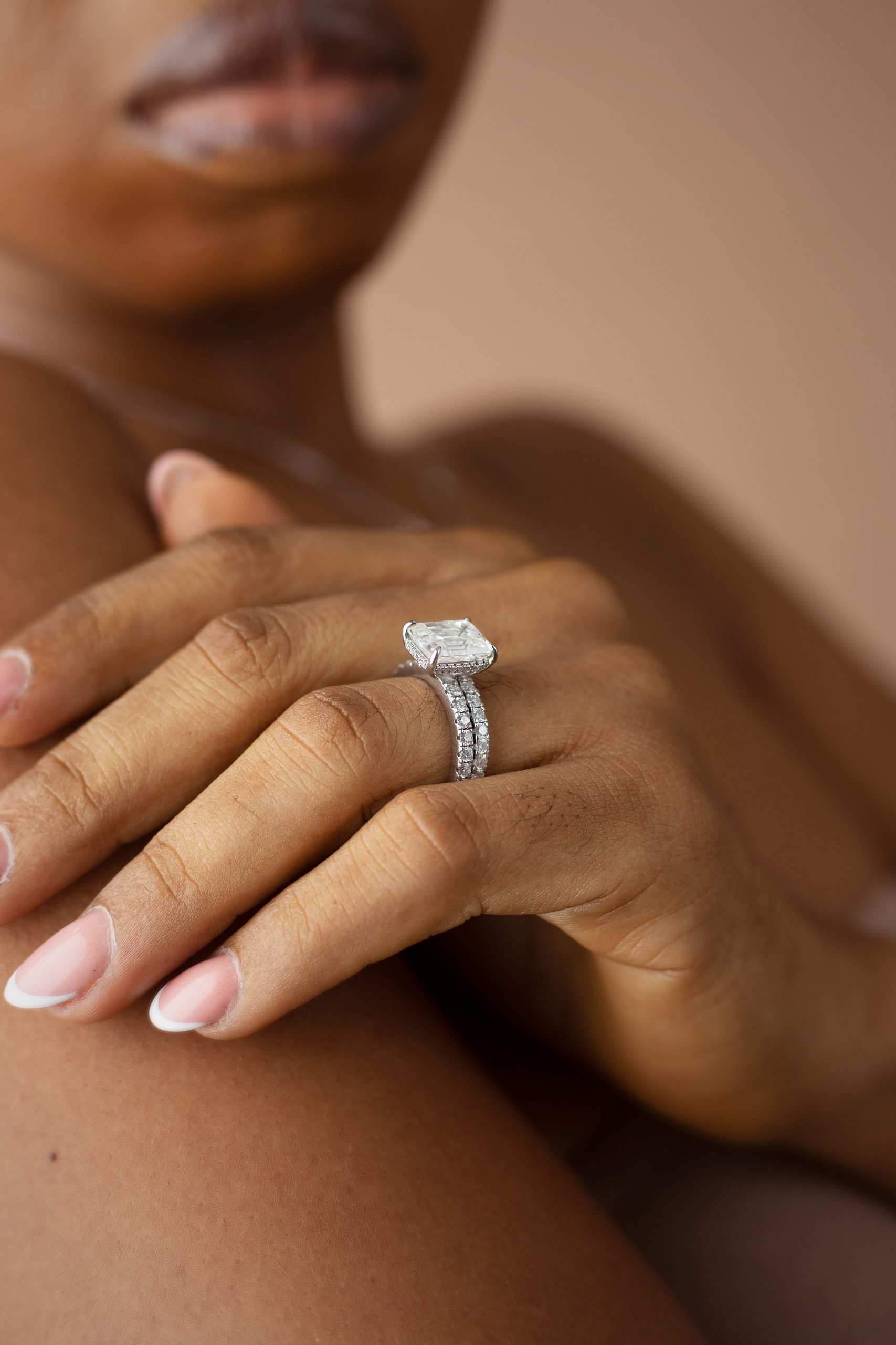 4CT Emerald Cut VVS MOISSANITE BRIDAL SET - Image 2