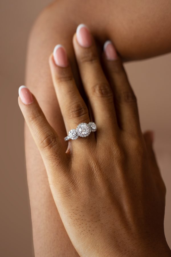 3CT Round cut with Halo VVS MOISSANITE Engagement Ring