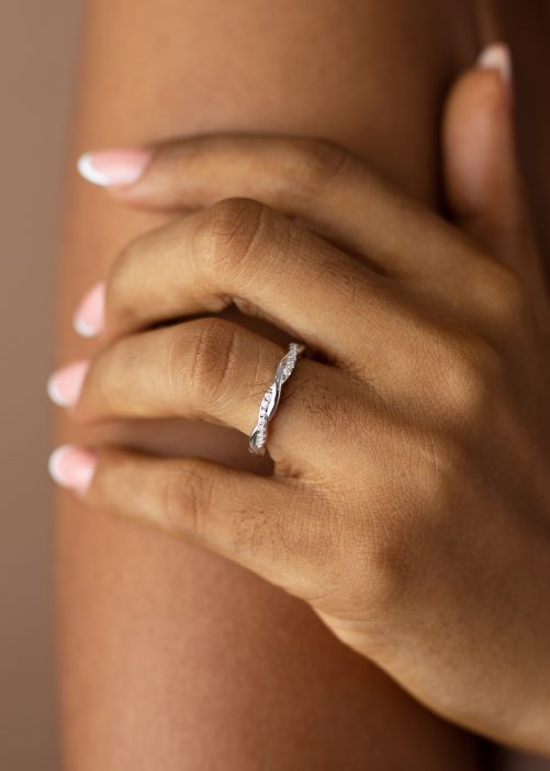 2MM Infinity Twist VVS MOISSANITE Wedding Band