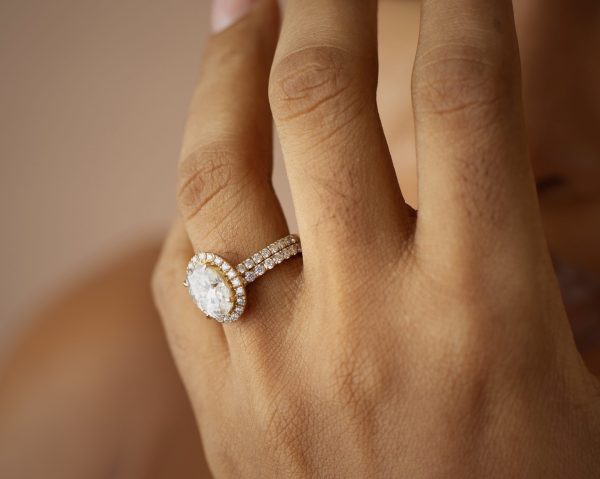 2.5CT Elongated Ring
