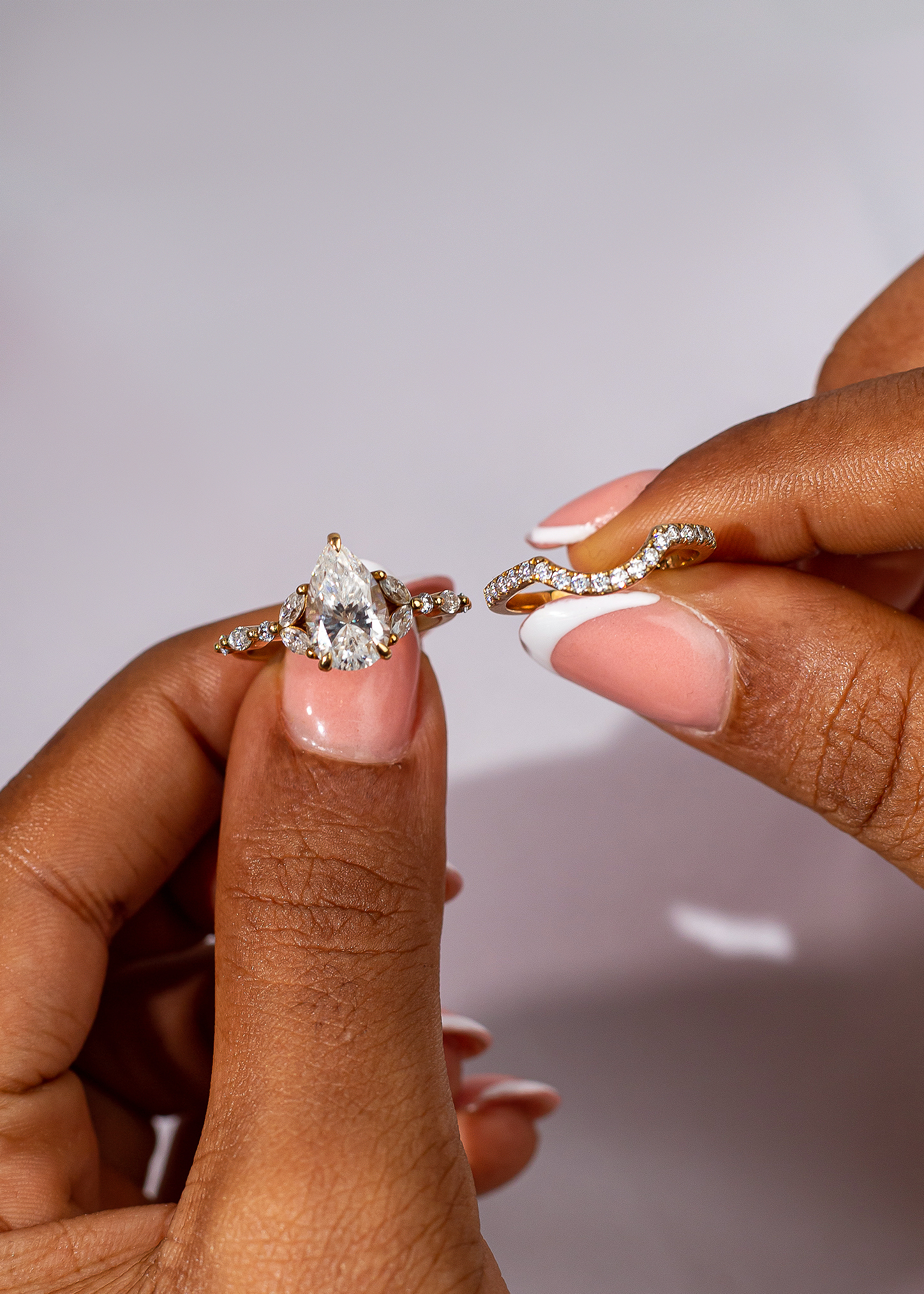 2CT Pear Cut VVS MOISSANITE Bridal Set - Image 3