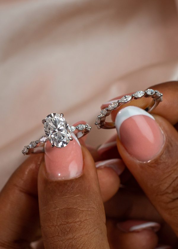 3.5CT Elongated Oval cut VVS MOISSANITE Bridal Set