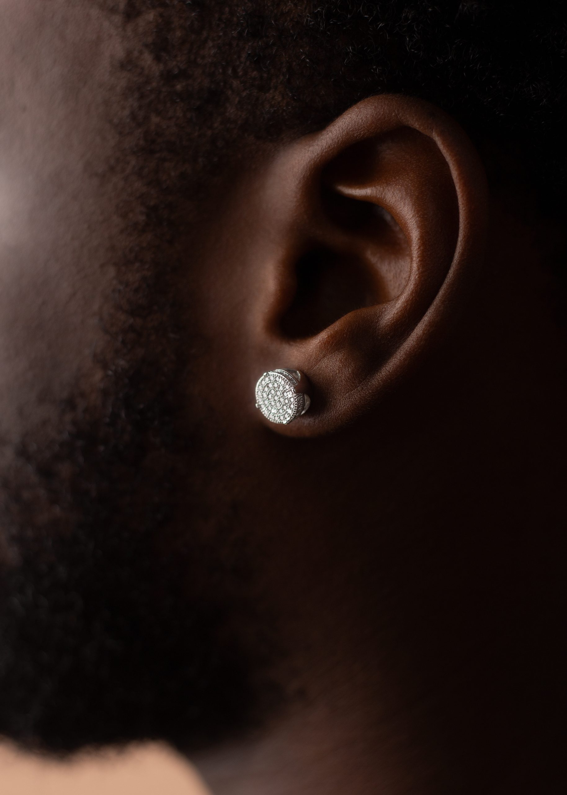 10MM Round Cut VVS MOISSANITE Earrings - Image 2