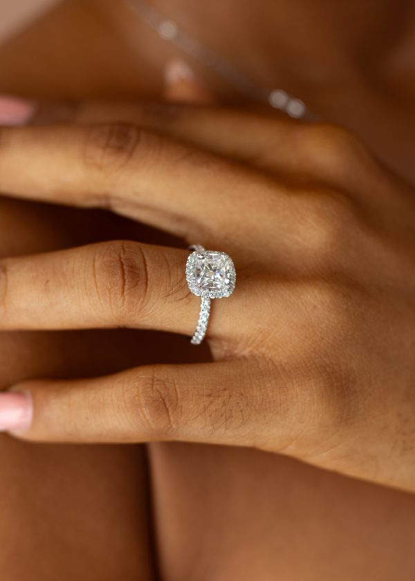 2CT Cushion cut Diamond Engagement Ring