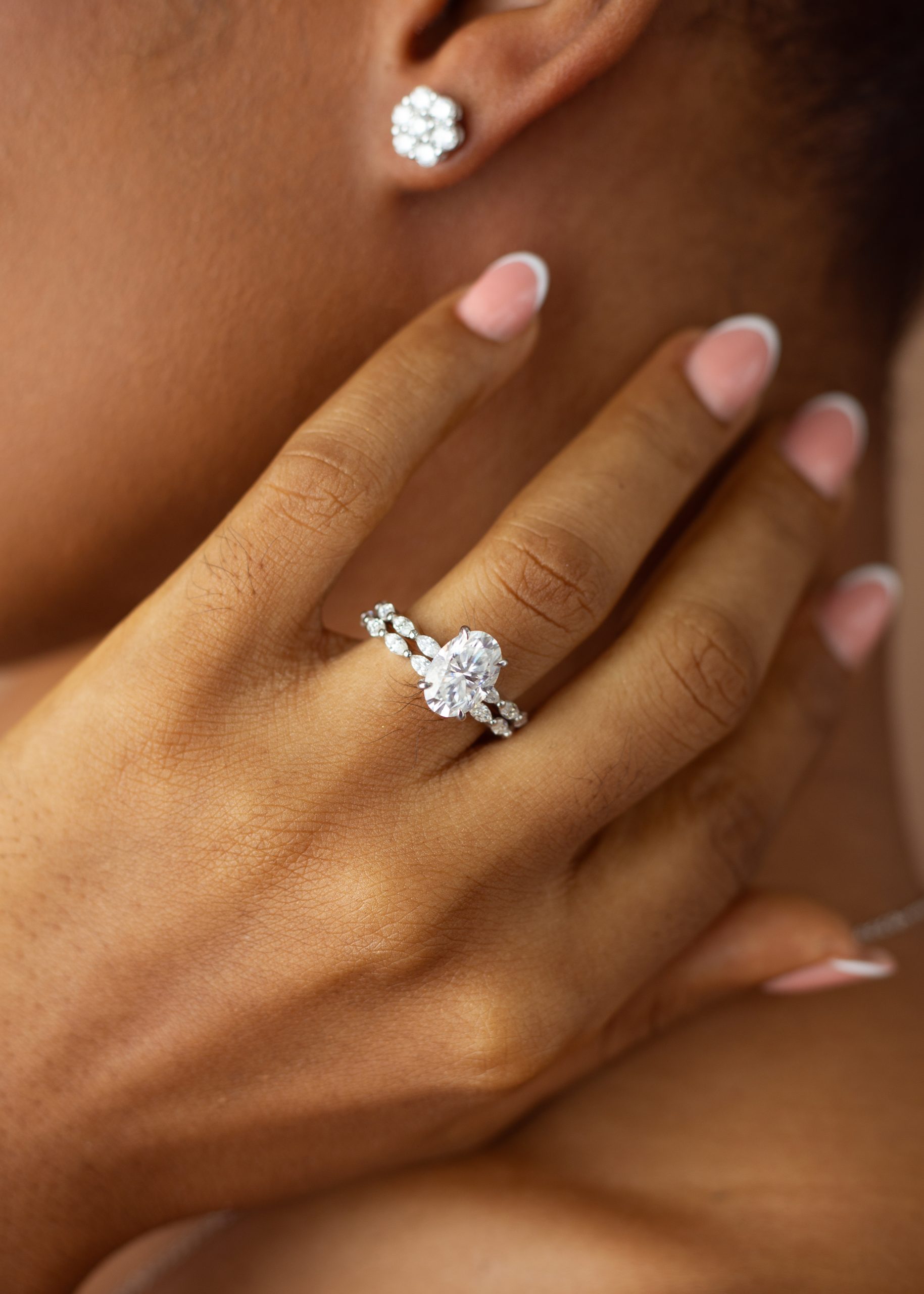 3.5CT Elongated Oval cut VVS MOISSANITE Bridal Set - Image 4