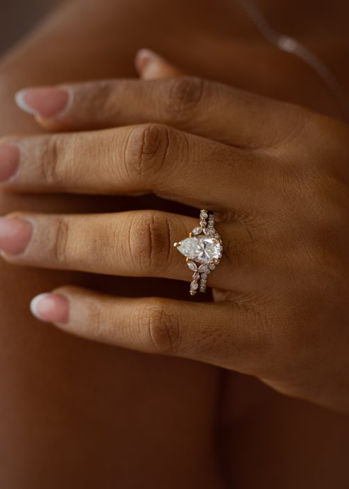 2CT Pear Cut VVS MOISSANITE Bridal Set