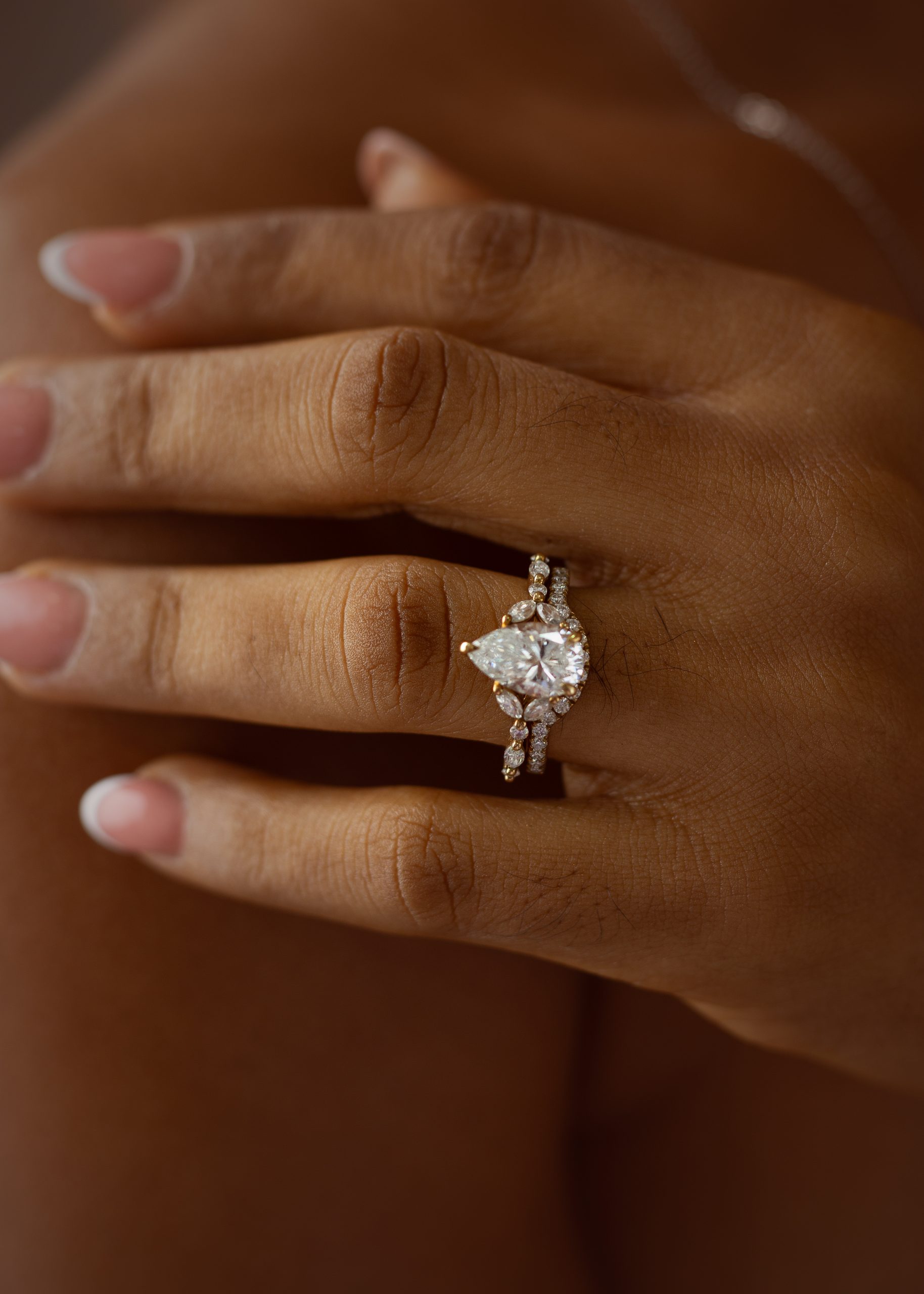 2CT Pear Cut VVS MOISSANITE Bridal Set