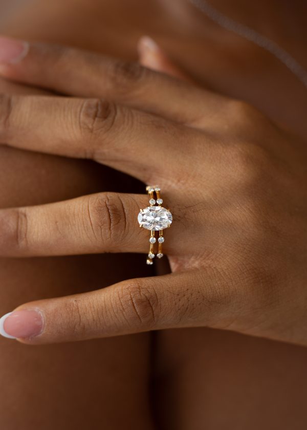 2.5CT Elongated Oval Cut VVS MOISSANITE Bridal Set