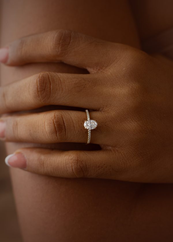 1CT Oval Cut VVS MOISSANITE Engagement Ring