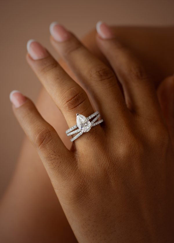 3CT Pear Cut VVS MOISSANITE Wedding Set